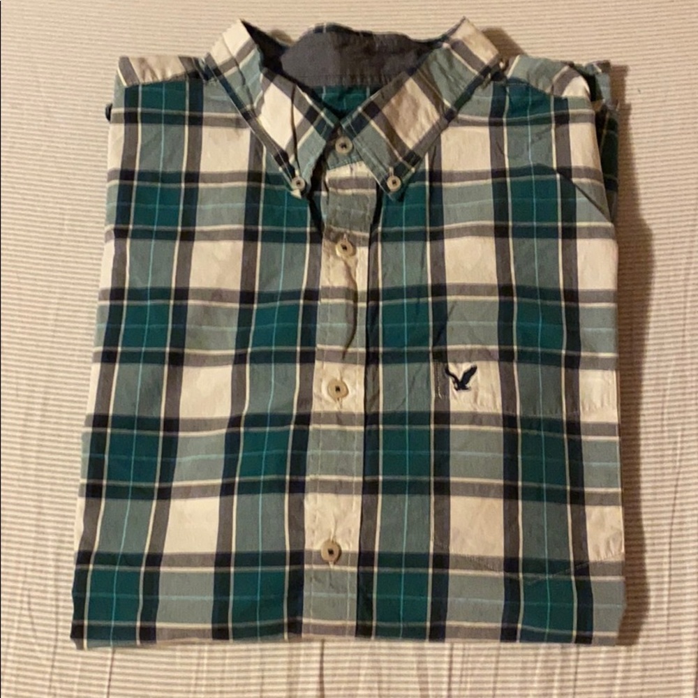 AEO Long-Sleeve Button-Down
